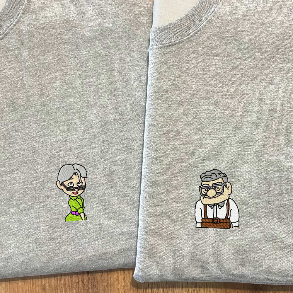 Sweats Up bordadas com Carl e Ellie